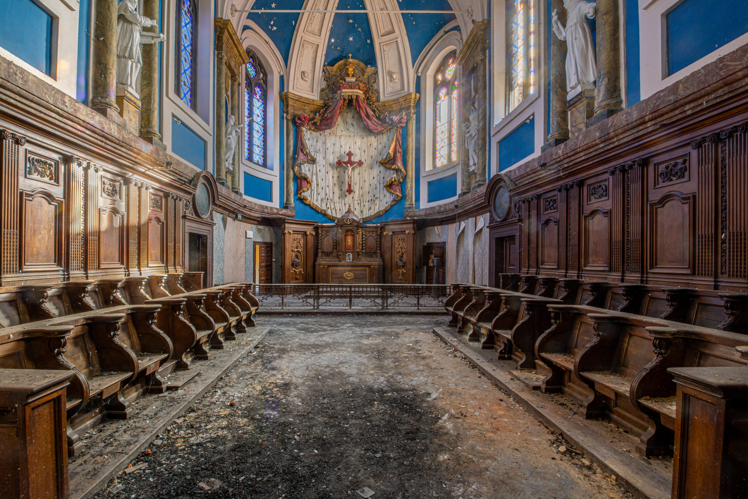 Eglise bleue -Solitude Expo - Urbex World