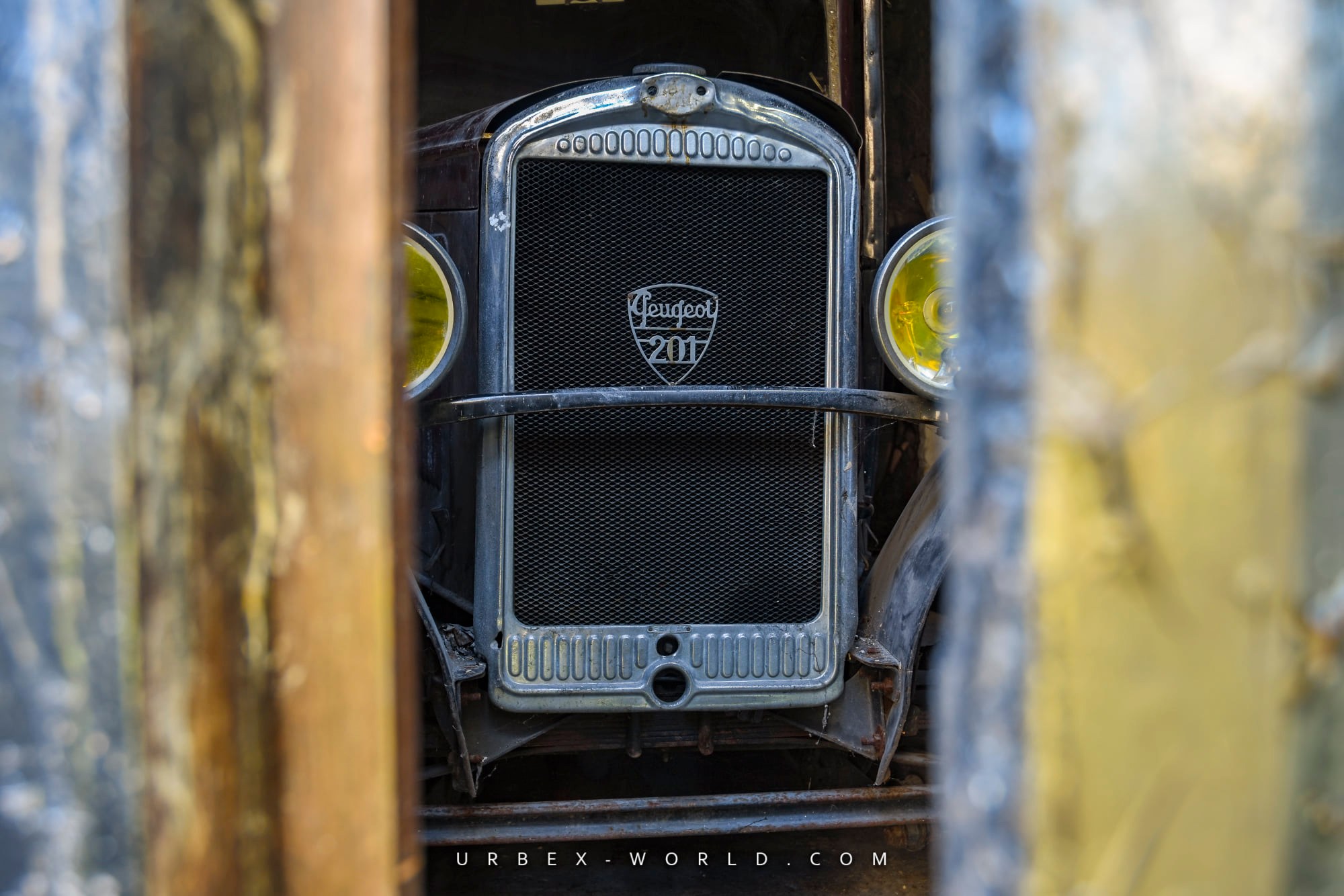 R201-Solitude Expo - Urbex World