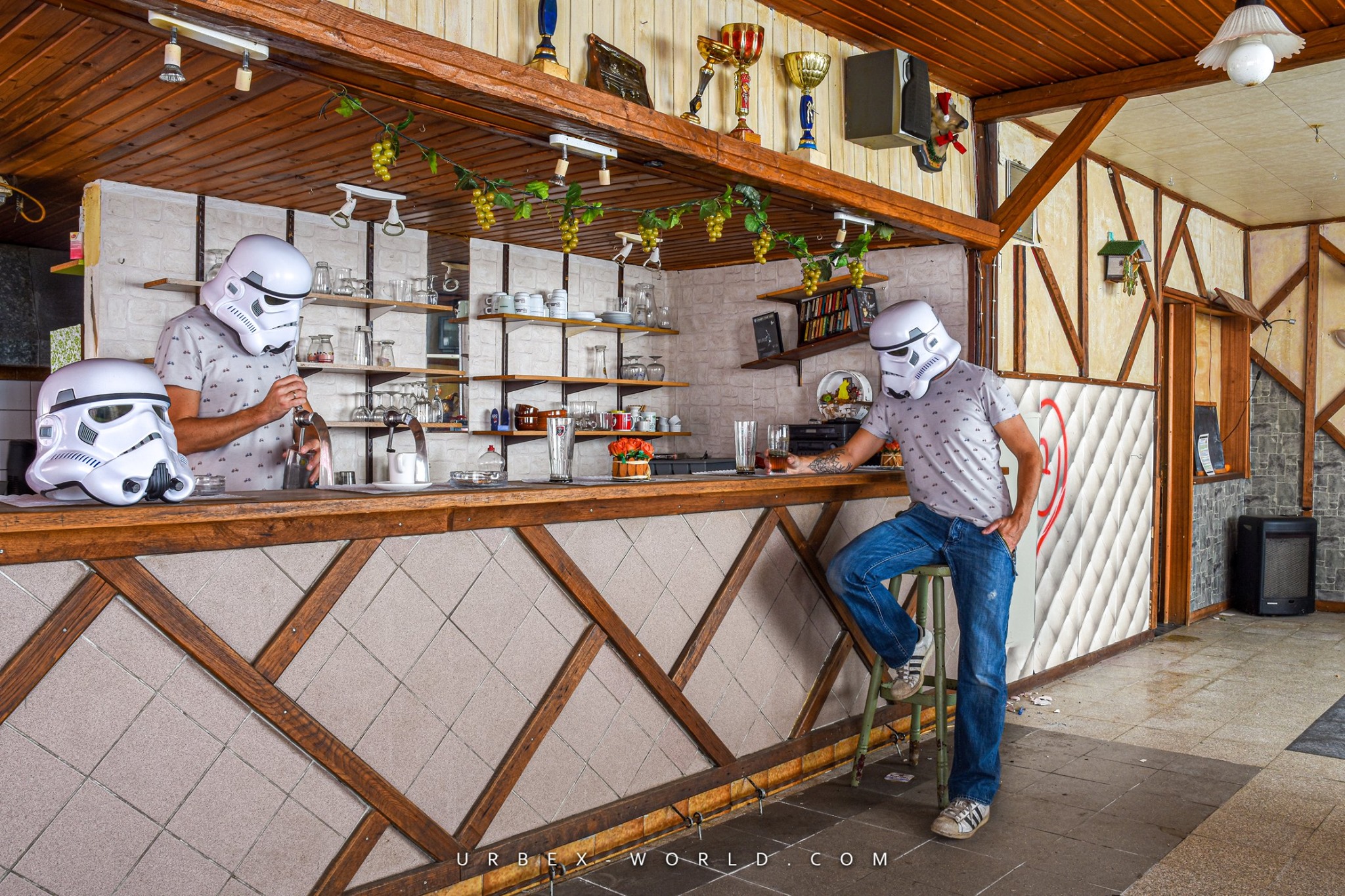 Bird café - Solitude Expo - Urbex World