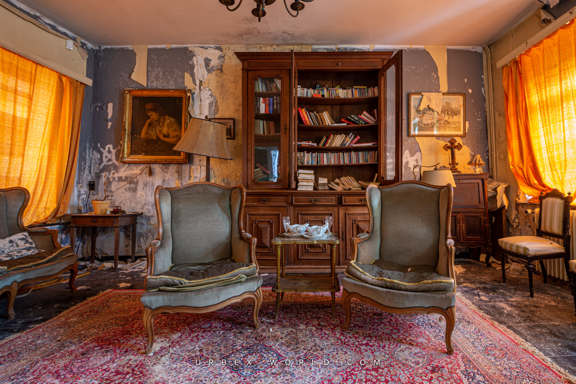 La petite voiture -Solitude Expo - Urbex World